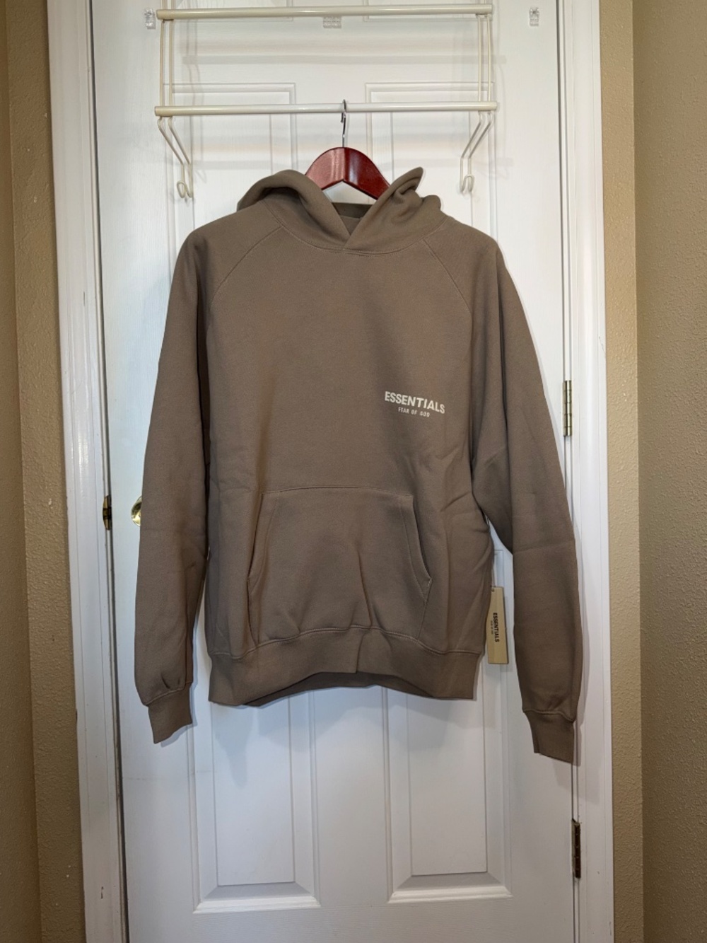 Fear of God Essentials Dessert Taupe Mens Medium Brand New